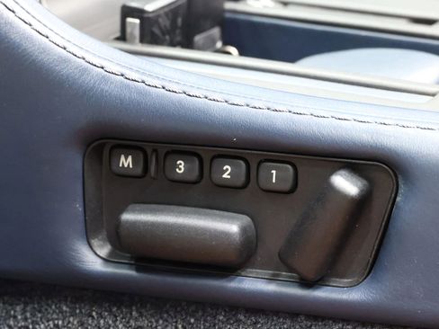 Used 2014 Aston Martin V8 Vantage Roadster image 36