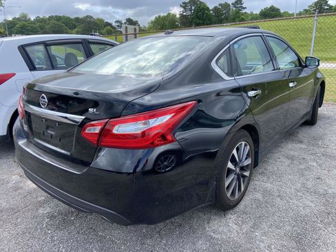 Used 2016 Nissan Altima 2.5 SL w/ 2.5 Technology w/LED Package FWD image 2
