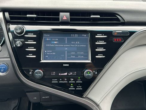 Used 2020 Toyota Camry SE FWD image 32