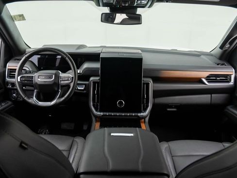 Used 2025 GMC Yukon Denali image 9