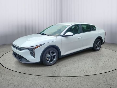Certified 2025 Kia K4 FWD image 5