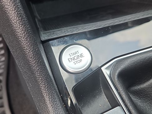 Certified 2024 Volkswagen Taos SEL AWD/4WD image 18