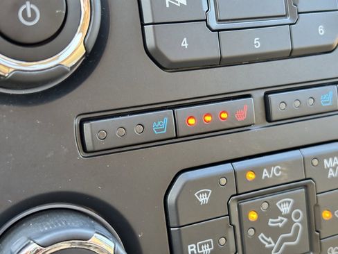 Used 2016 Ford Expedition Limited w/ Equipment Group 301A image 27