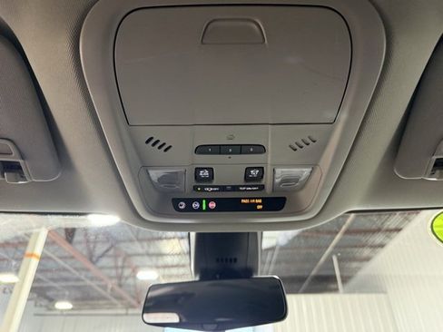 Used 2019 Buick Enclave Premium image 28