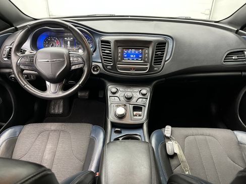 Used 2015 Chrysler 200 S FWD image 4