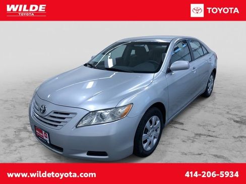 Used 2009 Toyota Camry LE image 1