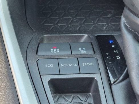 Used 2025 Toyota RAV4 XLE FWD image 20