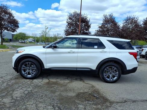 Certified 2023 Ford Explorer XLT w/ Equipment Group 202A AWD/4WD image 2