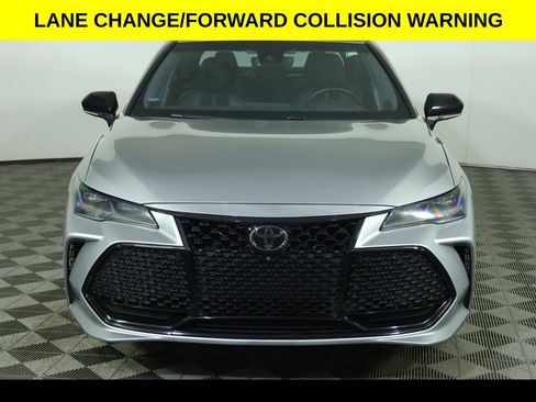 Used 2019 Toyota Avalon Touring image 12
