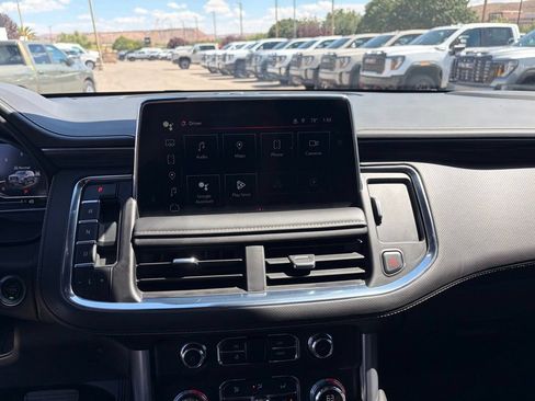 Used 2024 GMC Yukon SLT w/ SLT Premium Package AWD/4WD image 19