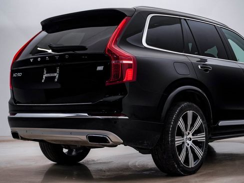 Used 2021 Volvo XC90 T8 Inscription image 11