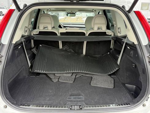 Certified 2023 Volvo XC90 B5 Plus w/ Protection Package Premier image 5