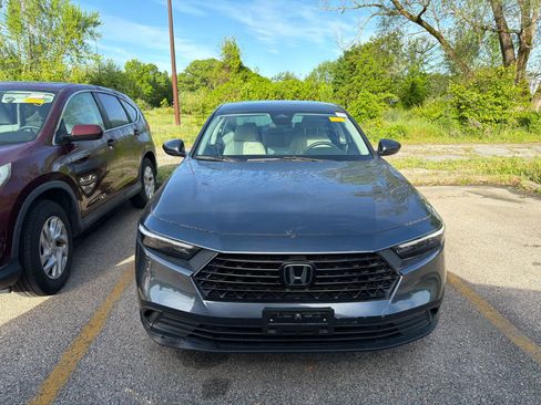 Used 2023 Honda Accord LX image 2