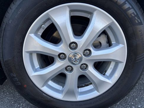 Used 2009 Toyota Camry LE image 28