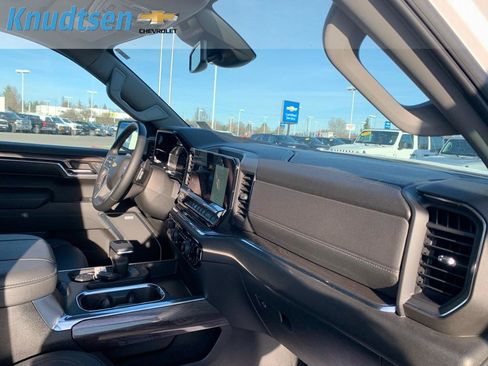 Used 2024 Chevrolet Silverado 1500 LTZ w/ LTZ Convenience Package II image 18