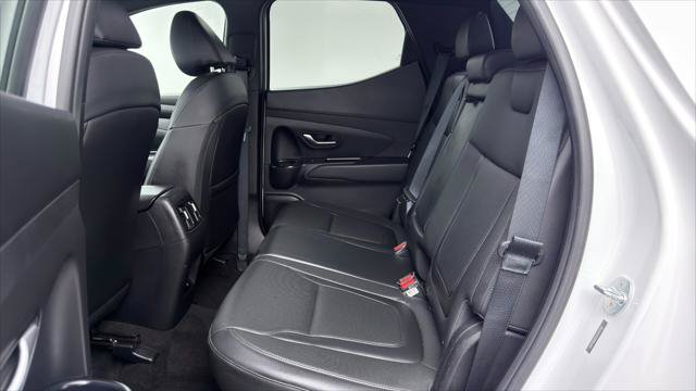 Used 2025 Hyundai Santa Cruz SEL FWD image 16