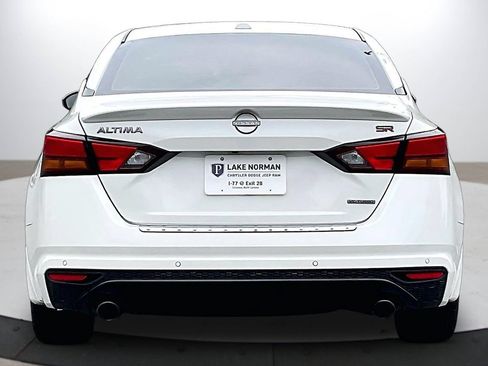 Used 2023 Nissan Altima 2.0 SR FWD image 7