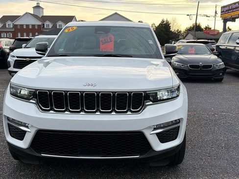 Used 2025 Jeep Grand Cherokee Limited w/ Trailer Tow Package image 2