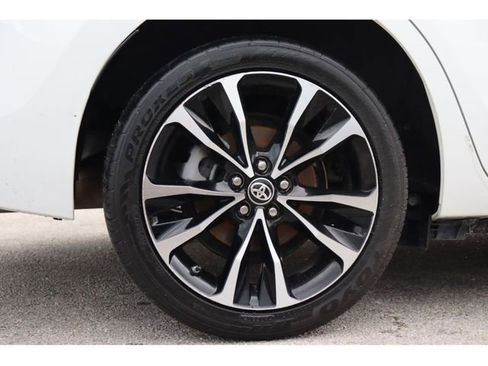 Used 2019 Toyota Corolla SE w/ Carpet Mat Package (TMS) image 11