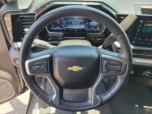 Used 2023 Chevrolet Silverado 1500 LT AWD/4WD image 24