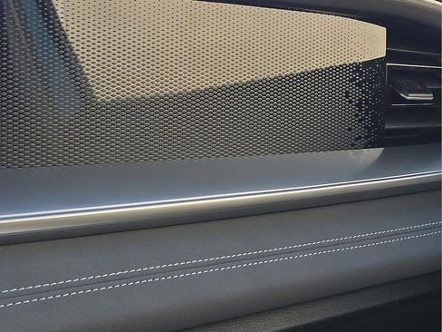 New 2026 Volkswagen Tiguan SE R-Line FWD image 21