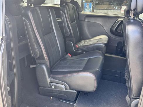 Used 2018 Dodge Grand Caravan GT FWD image 13