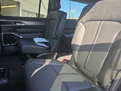 New 2026 Jeep Grand Wagoneer Limited AWD/4WD image 14