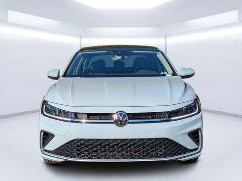 New 2026 Volkswagen Jetta SE image 8