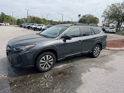 Used 2023 Subaru Outback Premium image 13