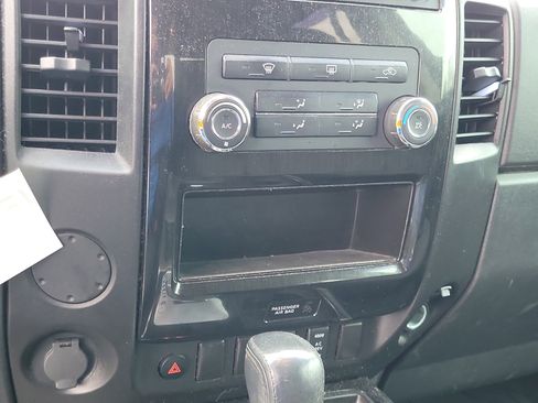 Used 2013 Nissan Titan SV w/ SV Value Truck Pkg image 28