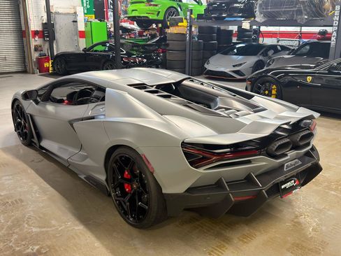 Used 2024 Lamborghini Revuelto AWD/4WD image 10