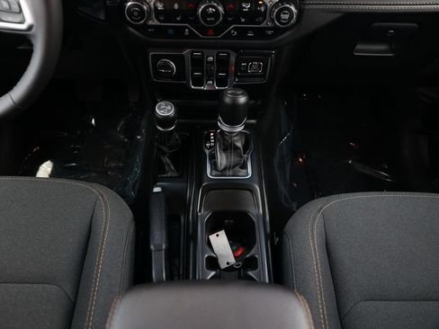 Used 2025 Jeep Wrangler Unlimited Sahara w/ Safety Group AWD/4WD image 30