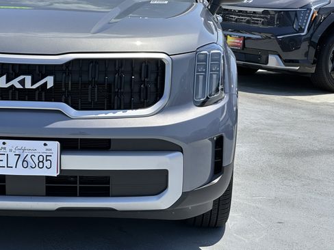 Used 2025 Kia Telluride EX FWD image 13