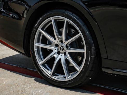 Used 2018 Mercedes-Benz S 560 Sedan image 50
