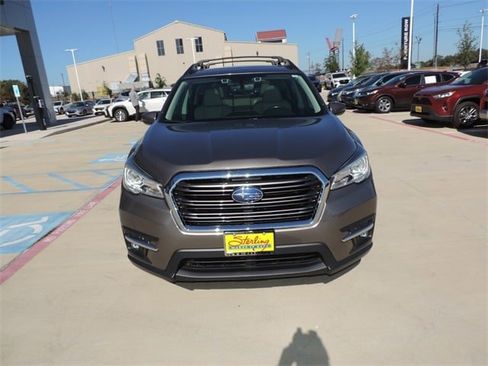 Used 2022 Subaru Ascent Limited w/ Technology Package image 2