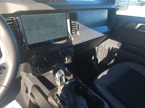 Used 2025 Ford Bronco Big Bend image 5