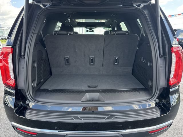 Certified 2022 GMC Yukon SLT w/ SLT Premium Package AWD/4WD image 17