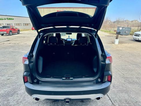 Used 2020 Ford Escape Titanium image 14