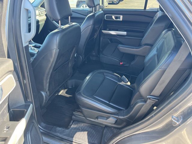 Used 2021 Ford Explorer XLT w/ Equipment Group 202A AWD/4WD image 15