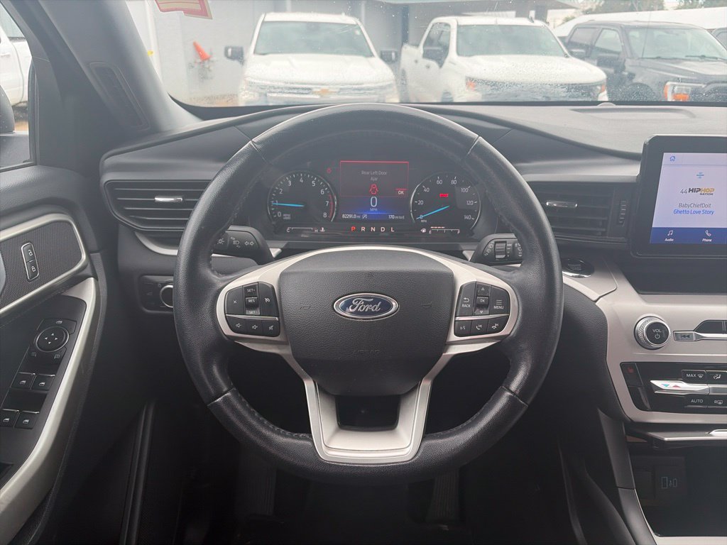 Used 2023 Ford Explorer XLT AWD/4WD image 15