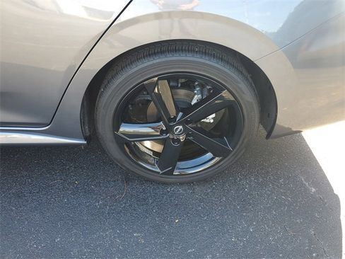 Certified 2024 Nissan Sentra SR w/ SR Premium Package image 5