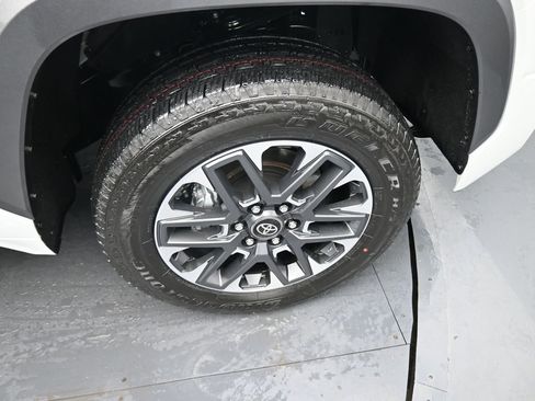 Used 2025 Toyota Tundra Limited w/ Power Package image 11