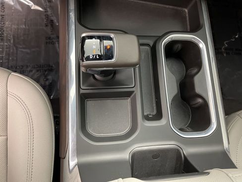 Used 2024 GMC Sierra 1500 SLT w/ SLT Premium Plus Package image 13