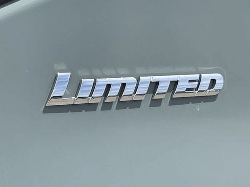 Used 2025 Toyota Tundra Limited AWD/4WD image 29