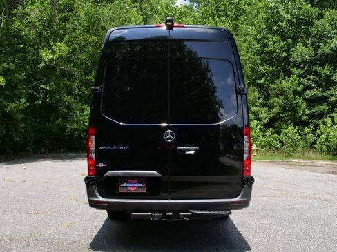 Used 2022 Mercedes-Benz Sprinter 2500 image 11
