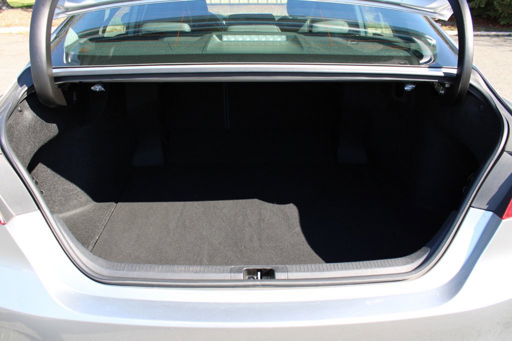 Used 2019 Toyota Camry XLE w/ Navigation Package FWD image 11