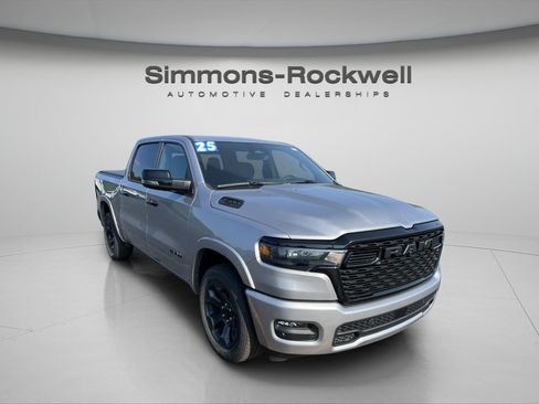 Used 2025 RAM 1500 Big Horn AWD/4WD image 7