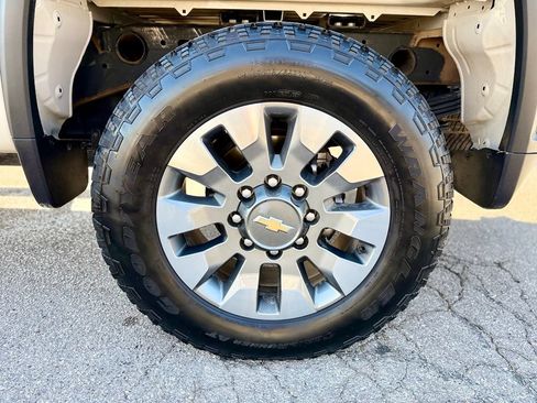 Used 2026 Chevrolet Silverado 2500 Custom w/ Custom Value Package AWD/4WD image 8