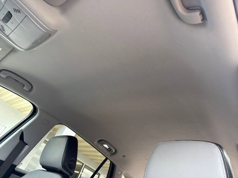 Used 2022 GMC Terrain SLT image 28