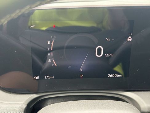 Used 2025 Buick Encore GX Preferred AWD/4WD image 12